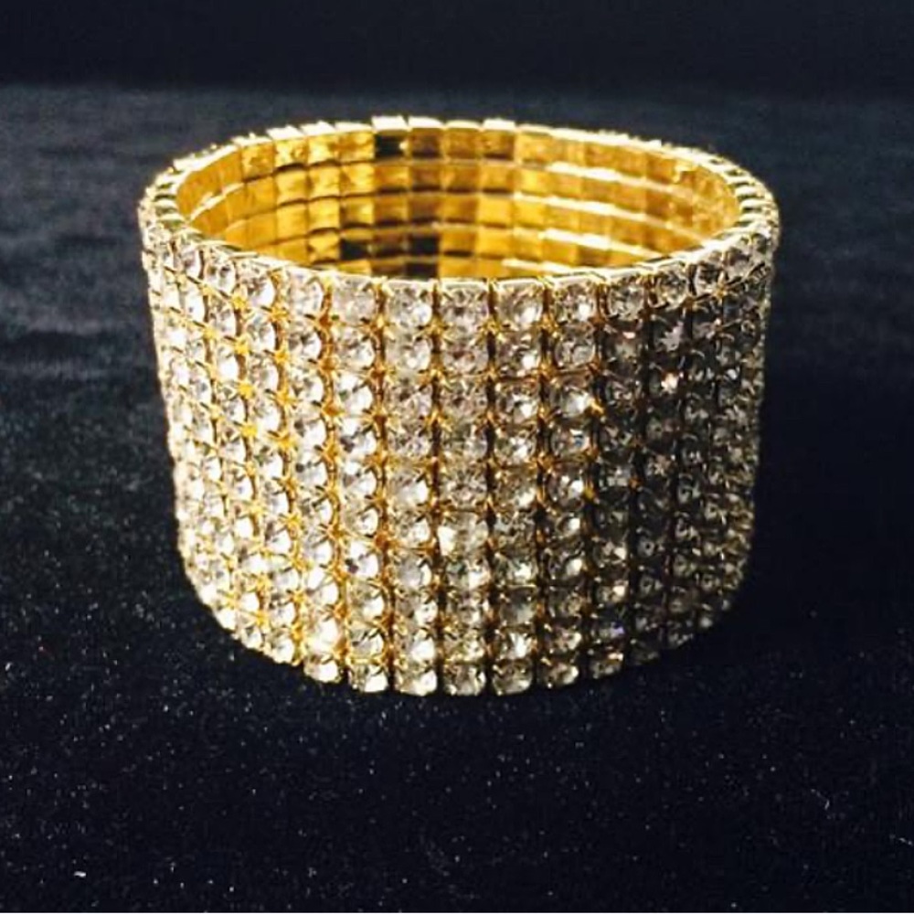 EFFIE Crystal Bracelet - Picture 2 of 3